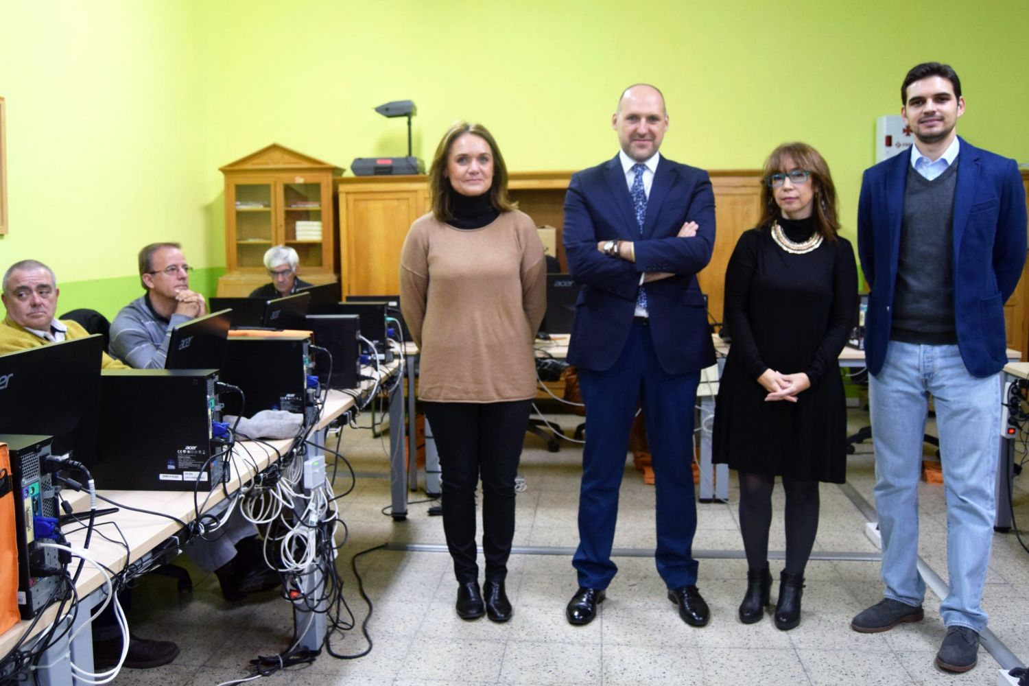 Inauguración de un curso de Informática I en Talavera