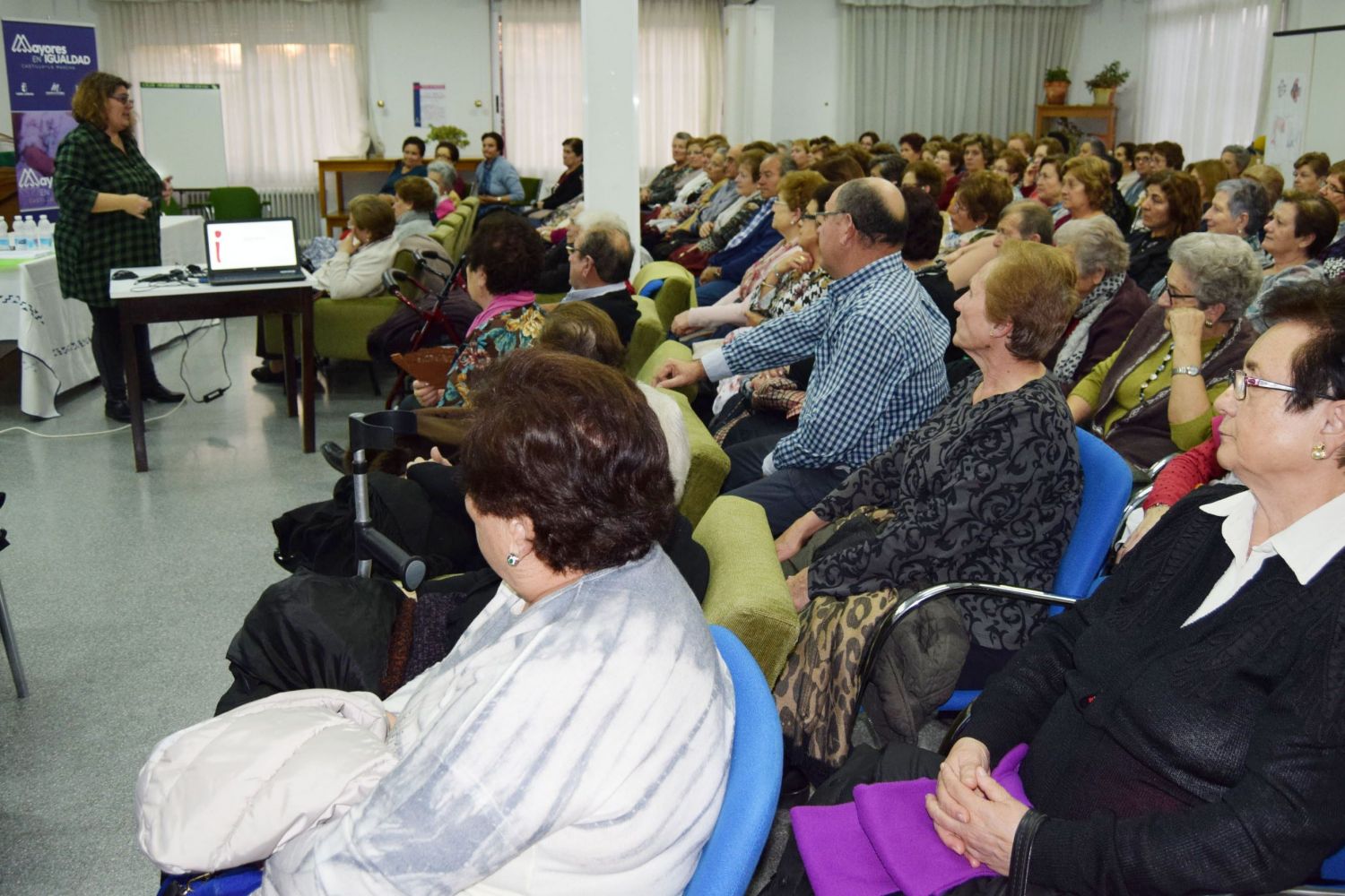 Taller "Mayores en Igualdad" en Quintanar del Rey.