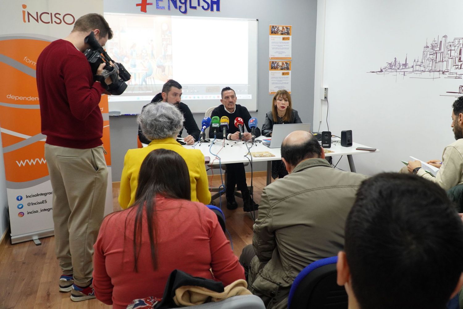 Eugenia Fernández Alonso, José Miguel Pérez Taboada y Alberto Molina, en la rueda de prensa